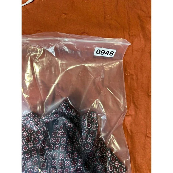 chelsea & theodore red pattern long sleeve button down size medium 0948 - Picture 6 of 6